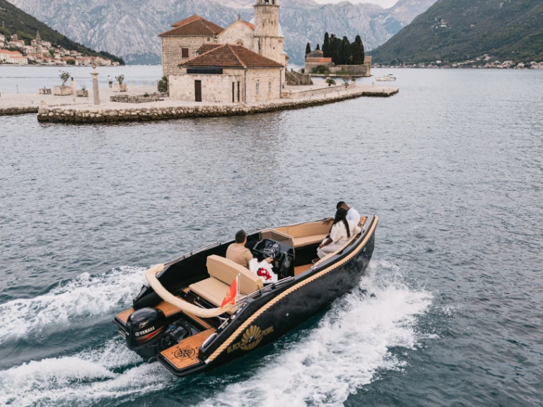 Hire Motorboat Poseidon with a boat licence