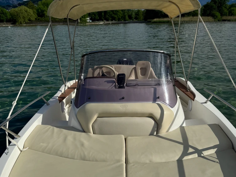 Motorboat to hire Aix-les-Bains at the best price