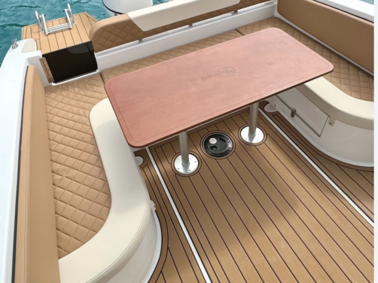 Hire Motorboat Saver with a boat licence