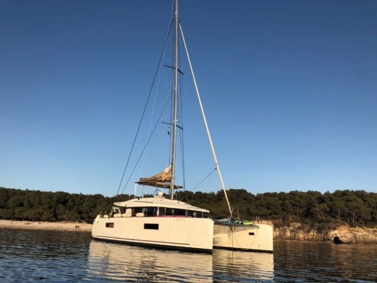 Yacht hire Lávrio cheap Lagoon 52 F