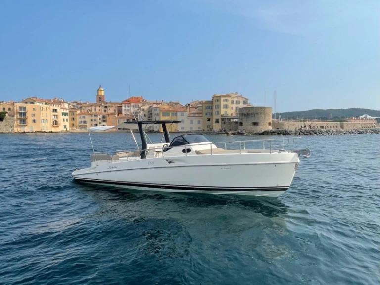 Yacht hire Port Grimaud cheap FIART 33