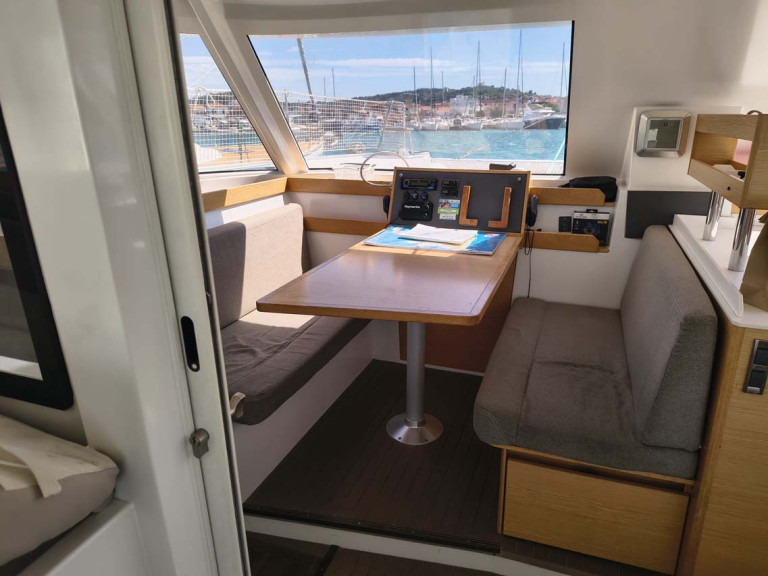 Yacht hire Murter-Kornati cheap Nautitech 40