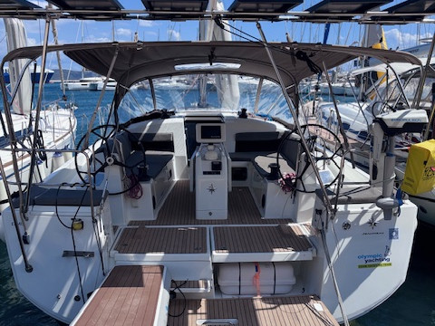 Jeanneau Sun Odyssey 440 charter bareboat or skippered in  Lávrio