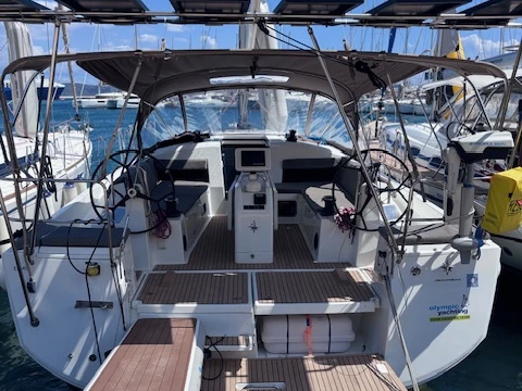 Jeanneau Sun Odyssey 440 charter bareboat or skippered in  Lávrio