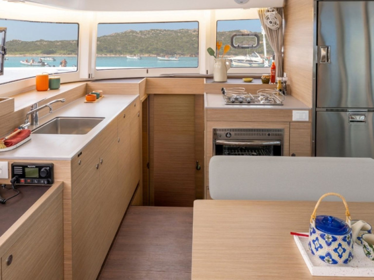 Yacht hire Olbia cheap Lagoon 38
