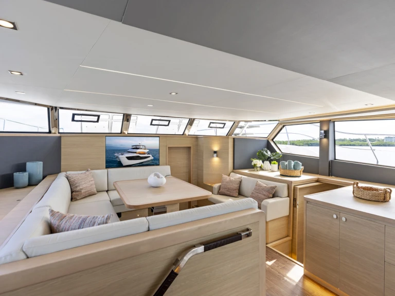 Yacht hire Lignano Sabbiadoro cheap Aquila 50 Yacht