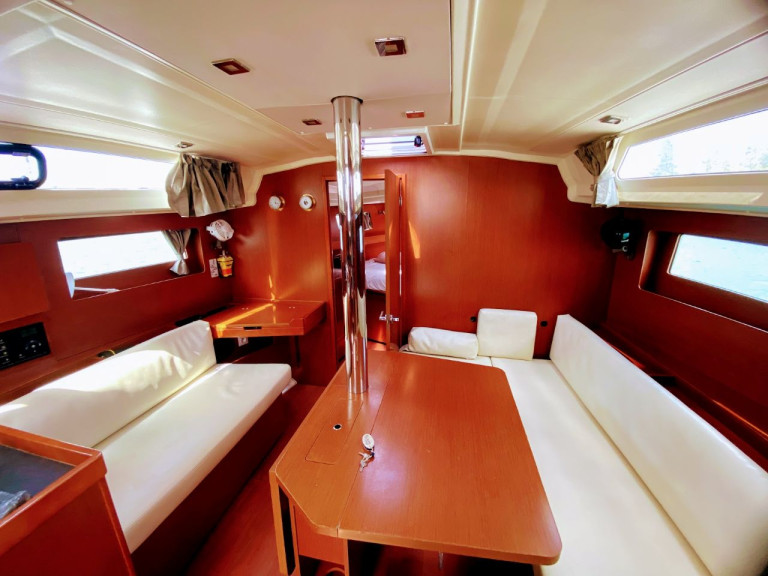 Yacht hire Alimos cheap Oceanis 41.1
