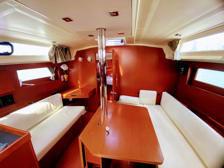 Yacht hire Alimos cheap Oceanis 41.1
