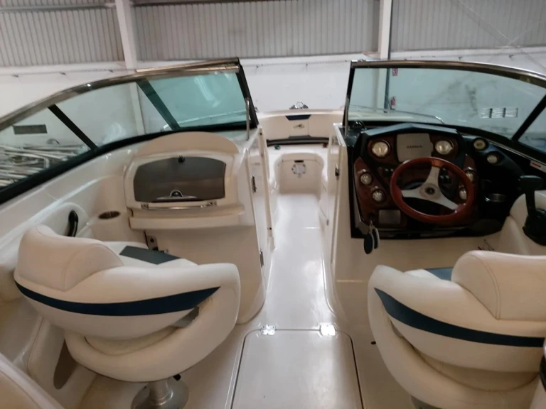 Hire a Monterey 264 fs Mahón
