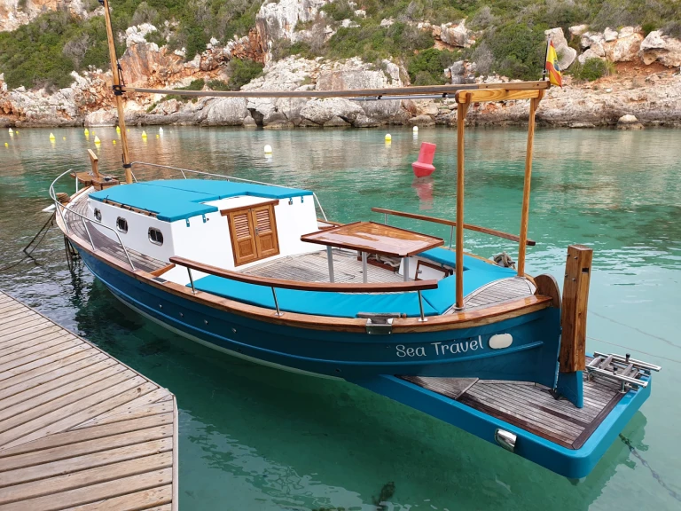 Charter a Llaut capeador 43 in Mahón on Samboat
