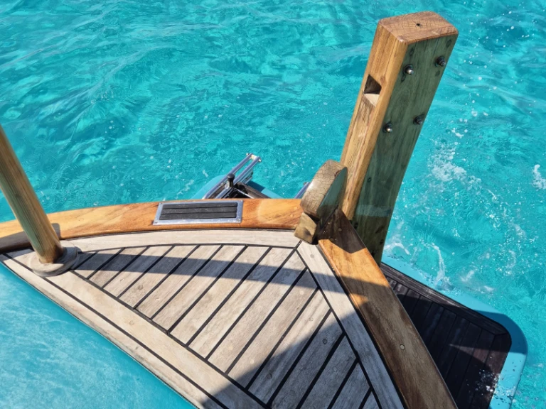 Motorboat to hire Mahón at the best price