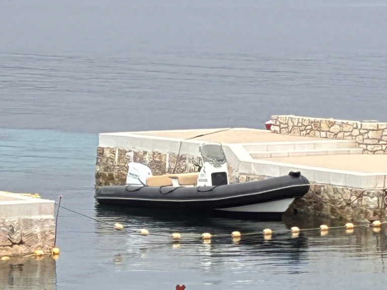 Hire a Bombard Sunrider 650 La Napoule
