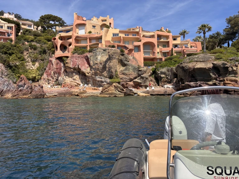 Yacht hire La Napoule cheap Sunrider 650