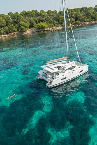 Yacht charter Cannes - Fountaine Pajot L40 on SamBoat