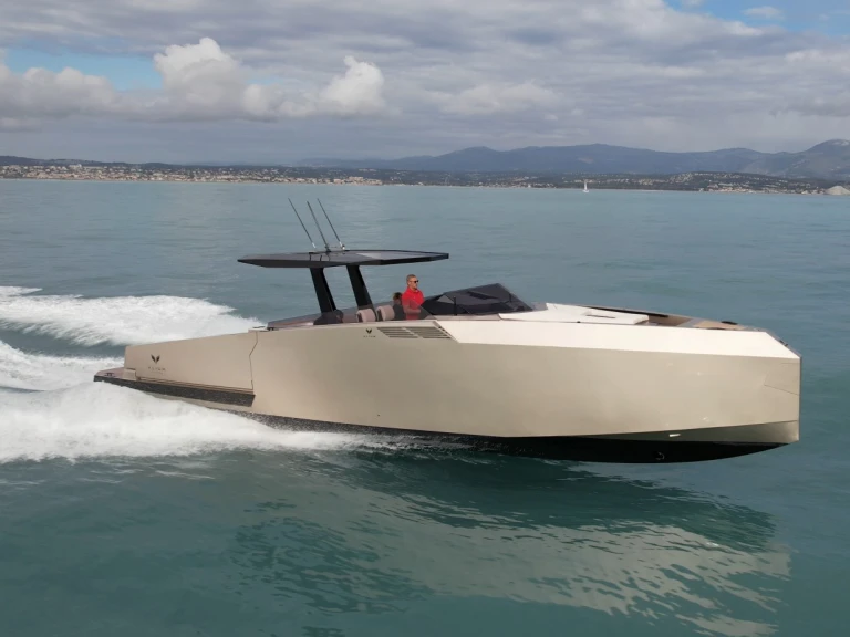 Motorboat to hire Cannes at the best price