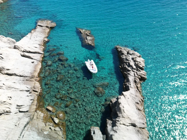 Yacht hire Villasimius cheap California 550