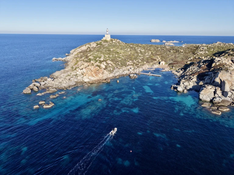 Hire a Bwa California 550 Villasimius