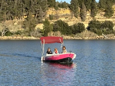 Motorboat to hire Istres at the best price
