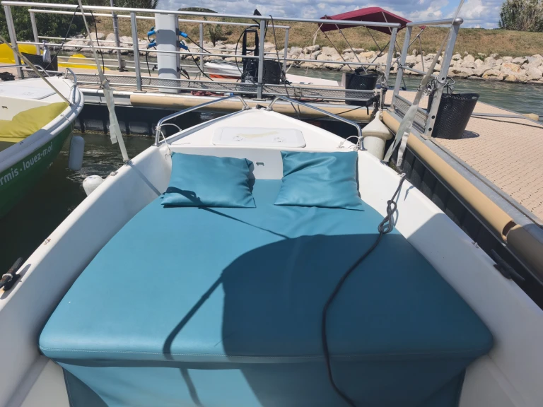 Yacht charter Istres - Sans Permis Électrique  on SamBoat