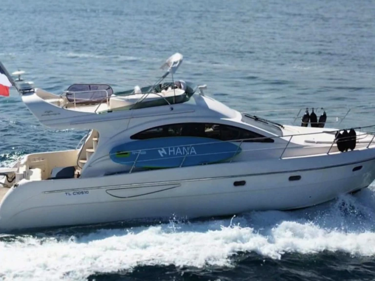 Hire Motorboat with or without skipper Intermare Port de Saint Tropez