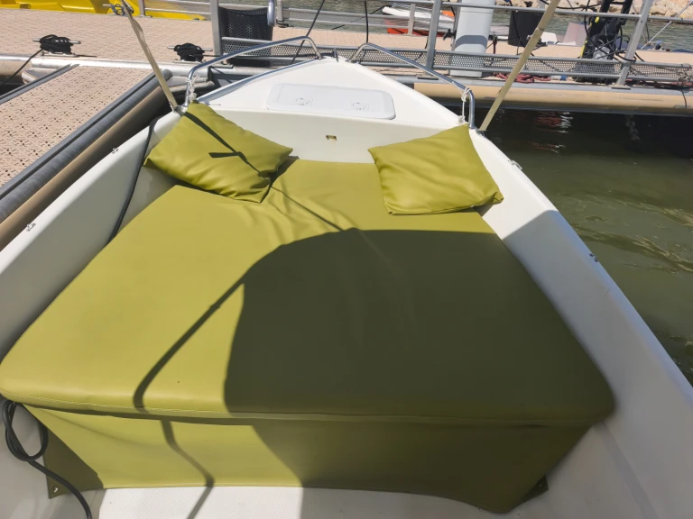 Yacht hire Istres cheap Électrique 