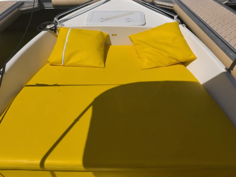 Yacht hire Istres cheap Électrique 