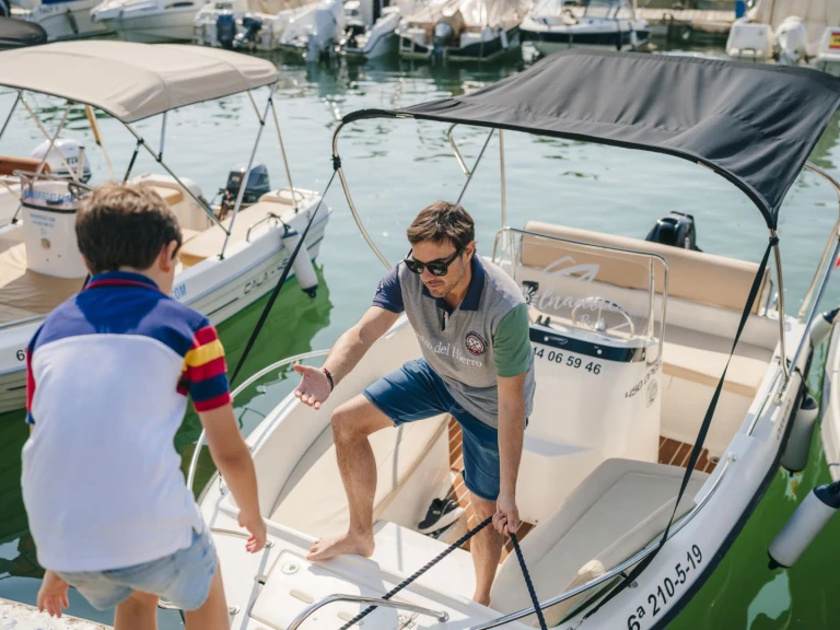 Hire Motorboat with or without skipper Karel Benalmádena