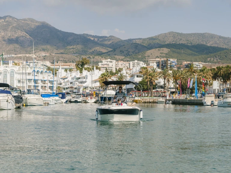 Charter a Karel karel 450 cc in Benalmádena on Samboat