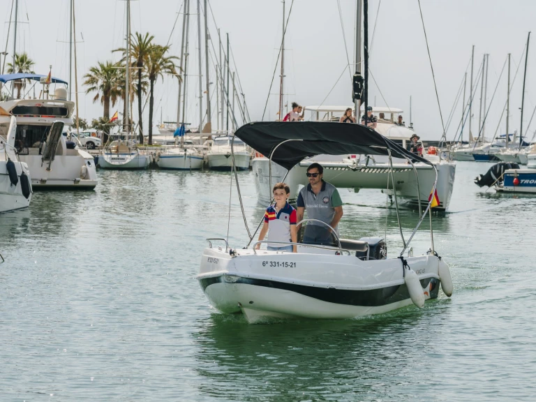 Yacht hire Benalmádena cheap VORAZ 450 PLUS OPEN