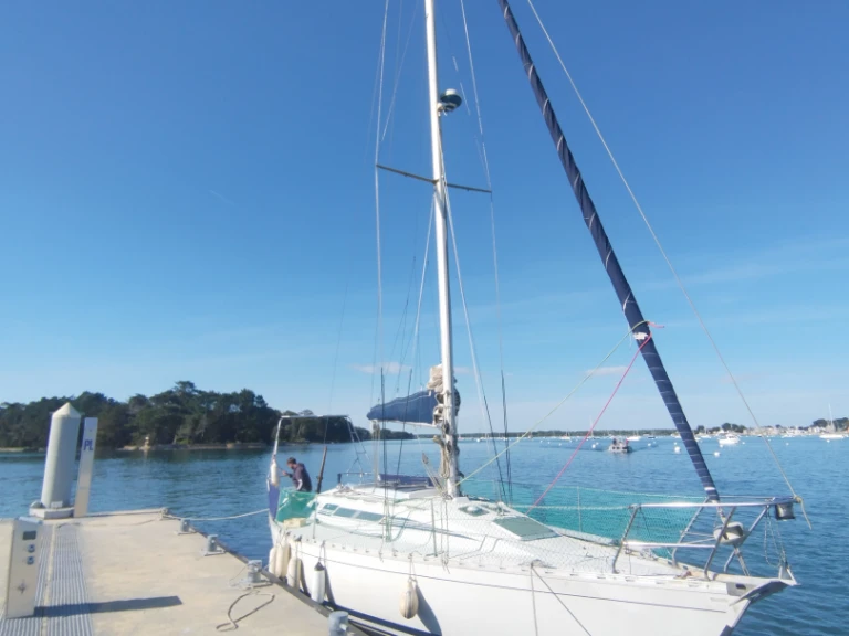 Hire Sailboat Gibert Marine with a boat licence