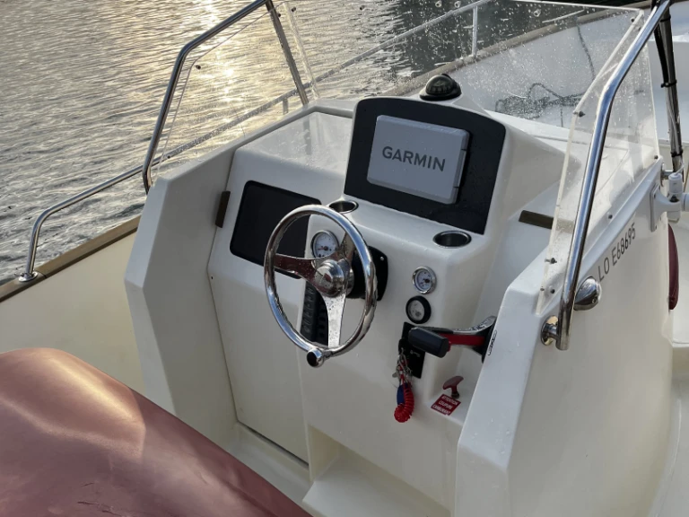 Yacht charter Lorient - Rhea Open 23 on SamBoat