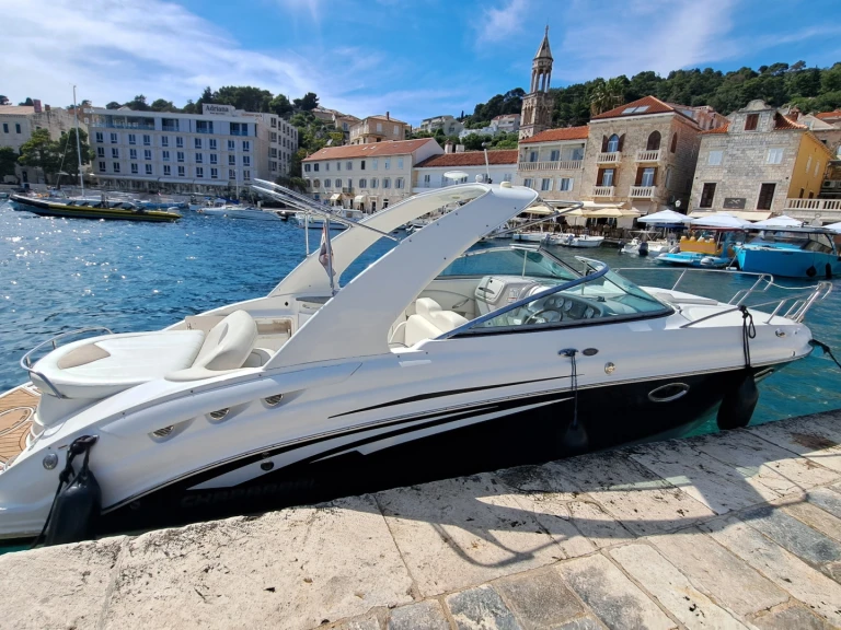 Motorboat hire in Split - Chaparral 275 ssi