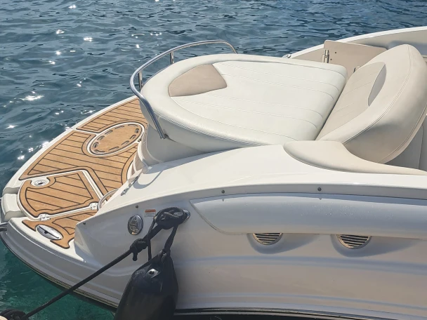 Charter a Chaparral 275 ssi in Split on Samboat