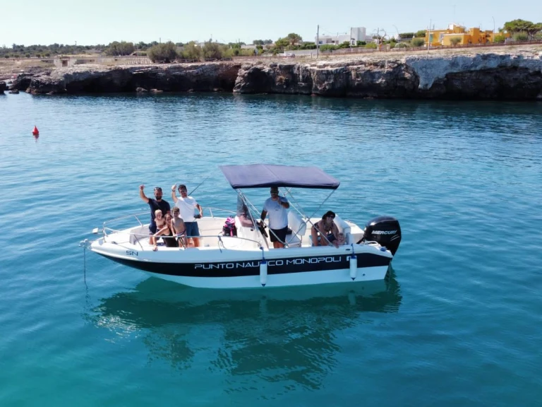 Hire Motorboat Blu-Blu with a boat licence