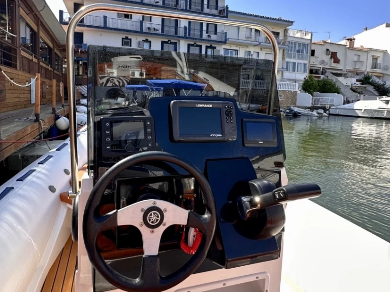 Hire RIB Tiger with a boat licence
