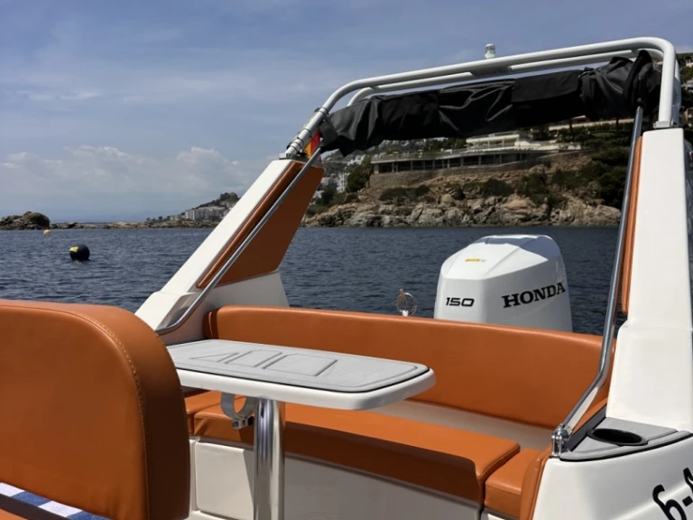 Hire RIB Tiger with a boat licence