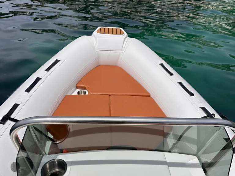 Yacht charter Empuriabrava - Tiger Proline 620 on SamBoat