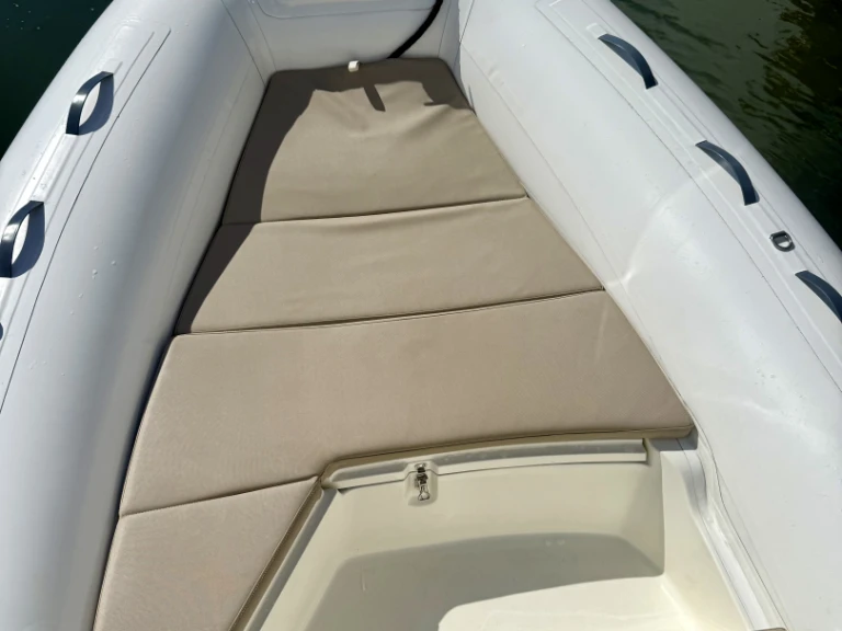 Yacht charter Combrit - Capelli Tempest 570 on SamBoat
