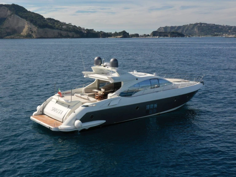 Yacht charter Bacoli - Azimut 68S on SamBoat