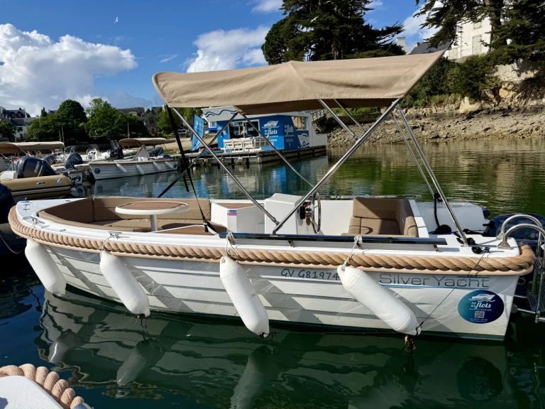 Silver Yacht Silver 495 charter bareboat or skippered in  Combrit
