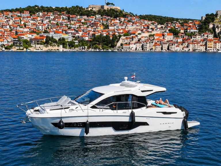 Charter a Karnic s37x in Šibenik on Samboat
