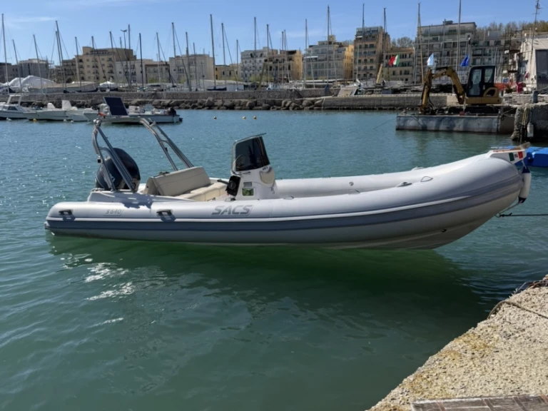 Charter a Sacs Sacs S 640 in Anzio on Samboat