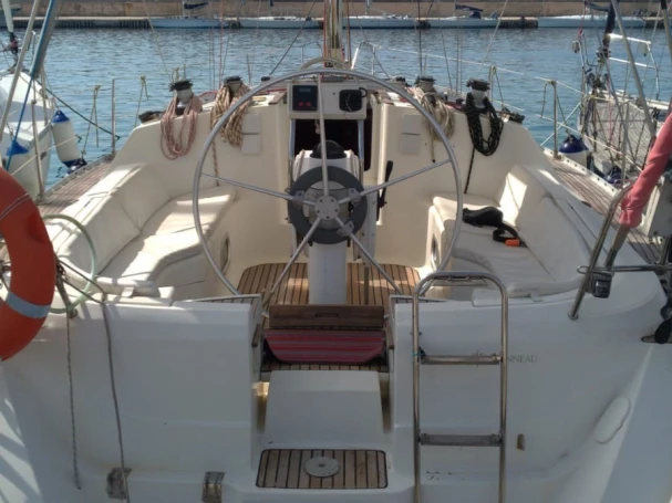 Yacht hire Santa Maria di Leuca cheap Sun Odyssey 37.1
