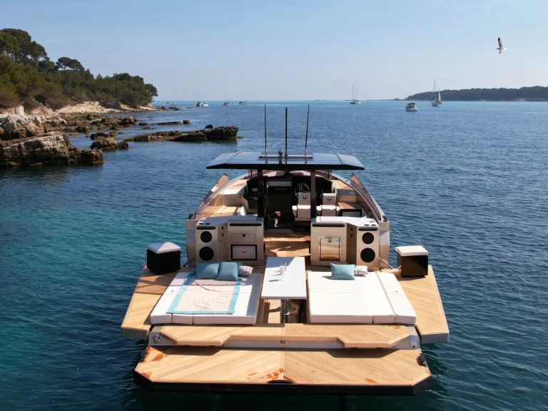 Motorboat to hire Cannes at the best price