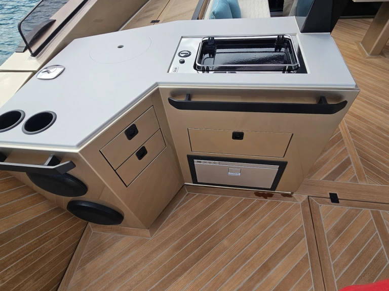Hire a Alium 42 T Top Cannes