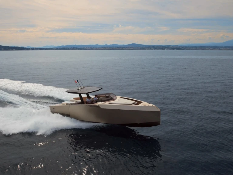 Motorboat hire in Cannes - Alium 42 T Top