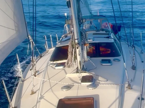 Sailboat hire in Lisbon - Jeanneau Espace 1100