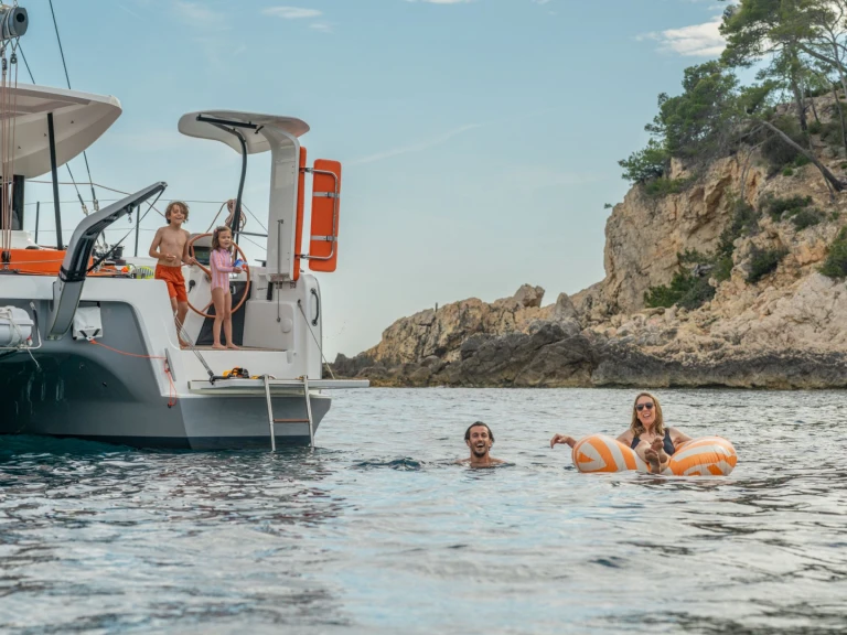 Charter a Excess Excess 13 in Porto-Vecchio on Samboat