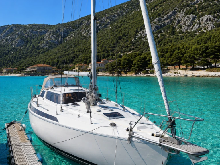 Hire Sailboat Jeanneau with a boat licence