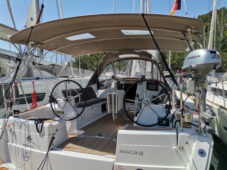 Yacht charter Palma de Mallorca - Jeanneau Sun Odyssey 389 on SamBoat